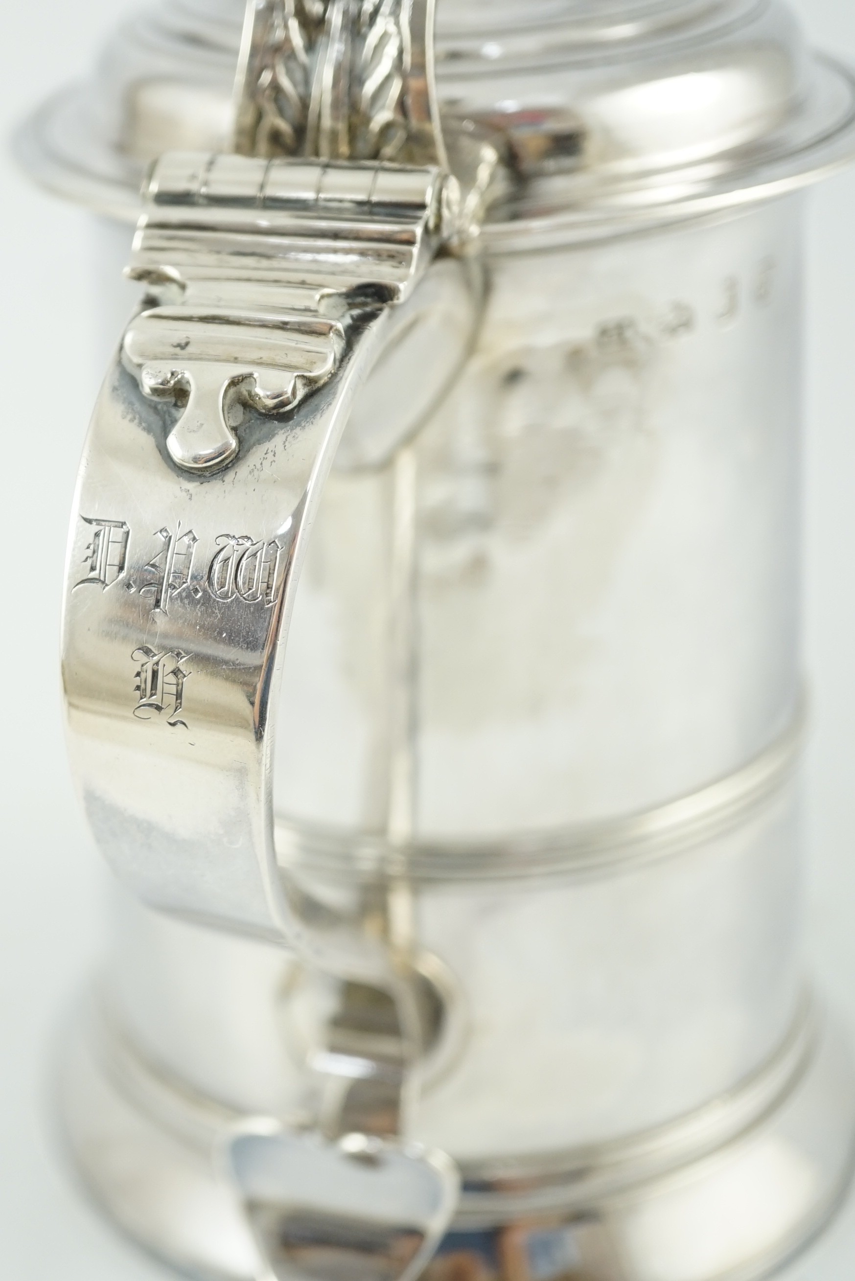 A George III silver tankard, maker I.D